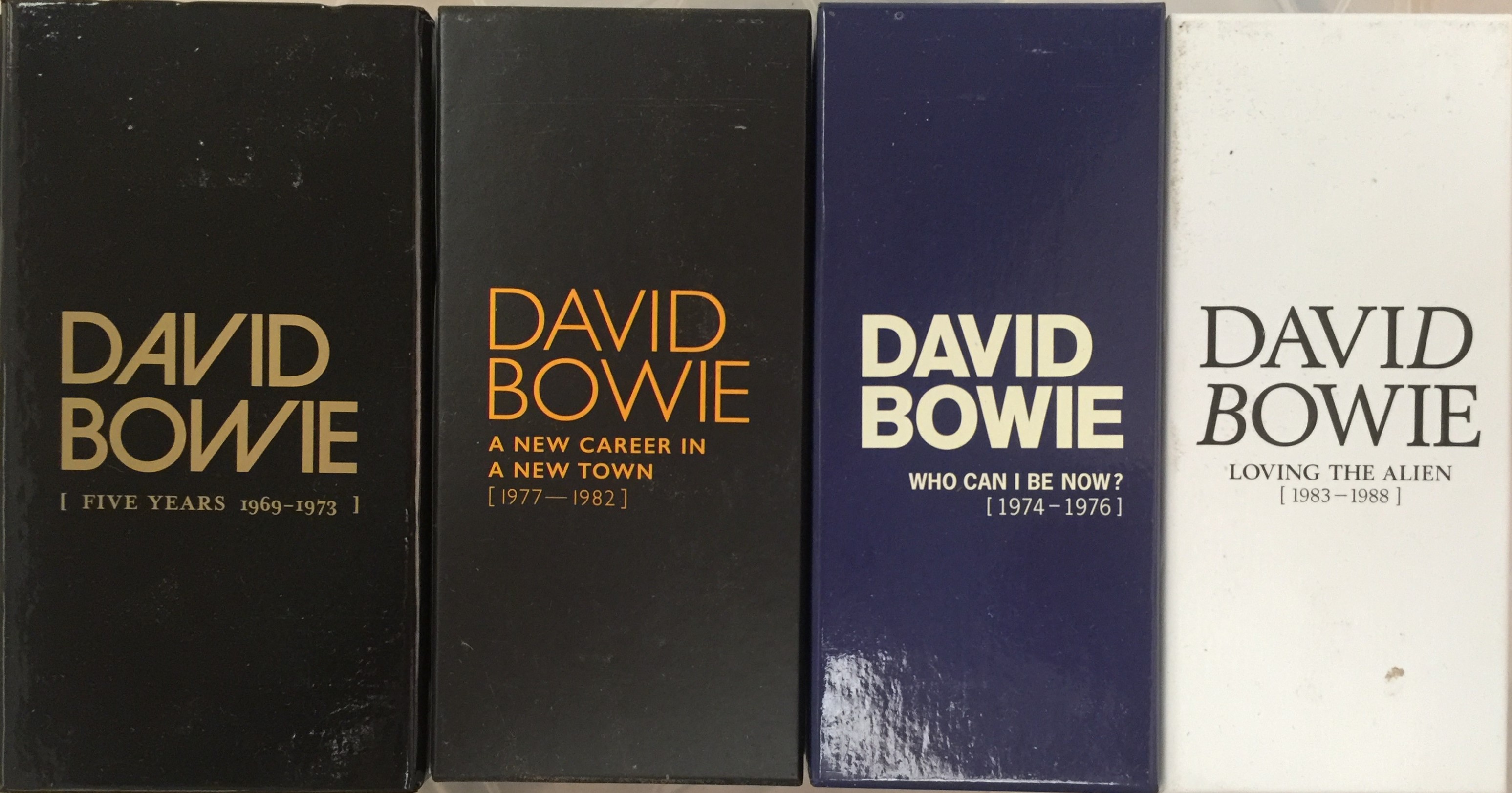Lot 913 - DAVID BOWIE - LIMITED EDITION CD BOX SET