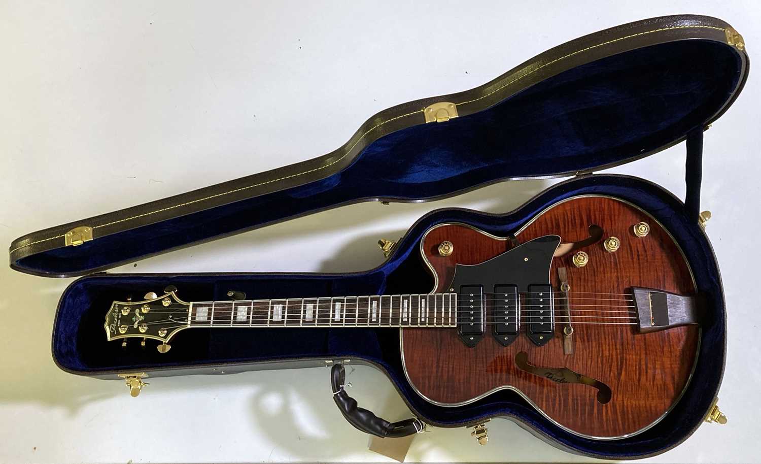 Lot 4 - PEERLESS WIZARD HOLLOW BODY ELECTRIC GUITAR.
