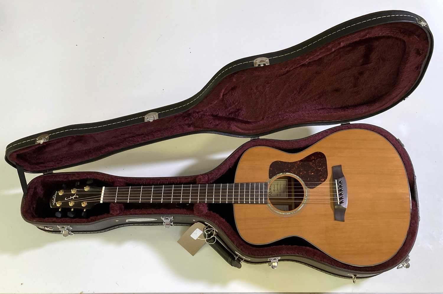 Lot 4 - WALDEN MADERA CG4070 ACOUSTIC GUITAR.