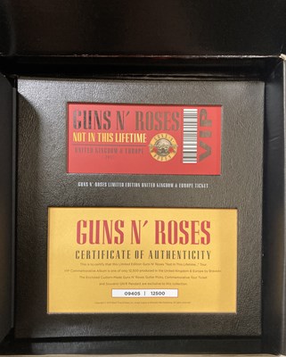 GUNS N' ROSES VIPグッズセット s-l400.jpg