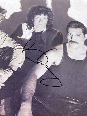 Lot 268 - QUEEN - BRIAN MAY SIGNED RECORDS.