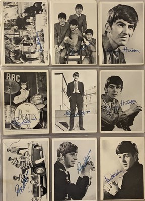 Lot 20 - BEATLES COLLECTORS CARDS AND POSTCARDS.