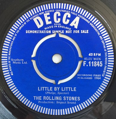 Lot 71 - THE ROLLING STONES - NOT FADE AWAY 7" (ORIGINAL UK DEMO - DECCA F 11845)