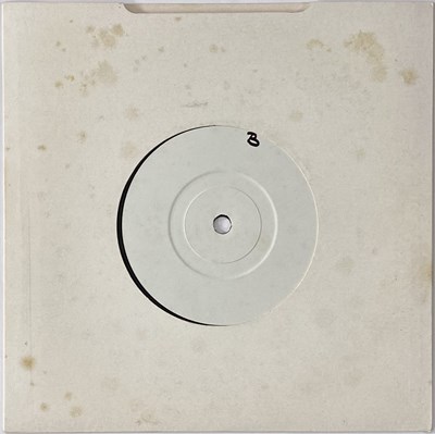 Lot 18 - ARCTIC MONKEYS - FIVE MINUTES WITH ARCTIC MONKEYS 7" (PROMO/ WHITE LABEL - BANG BANG RECORDINGS - BANG B71)