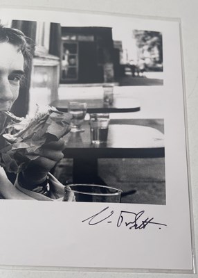 Lot 49 - THE SEX PISTOLS - JOHNNY ROTTEN, 1977 - PHOTOGRAPHER SIGNED PHOTO PRINT.