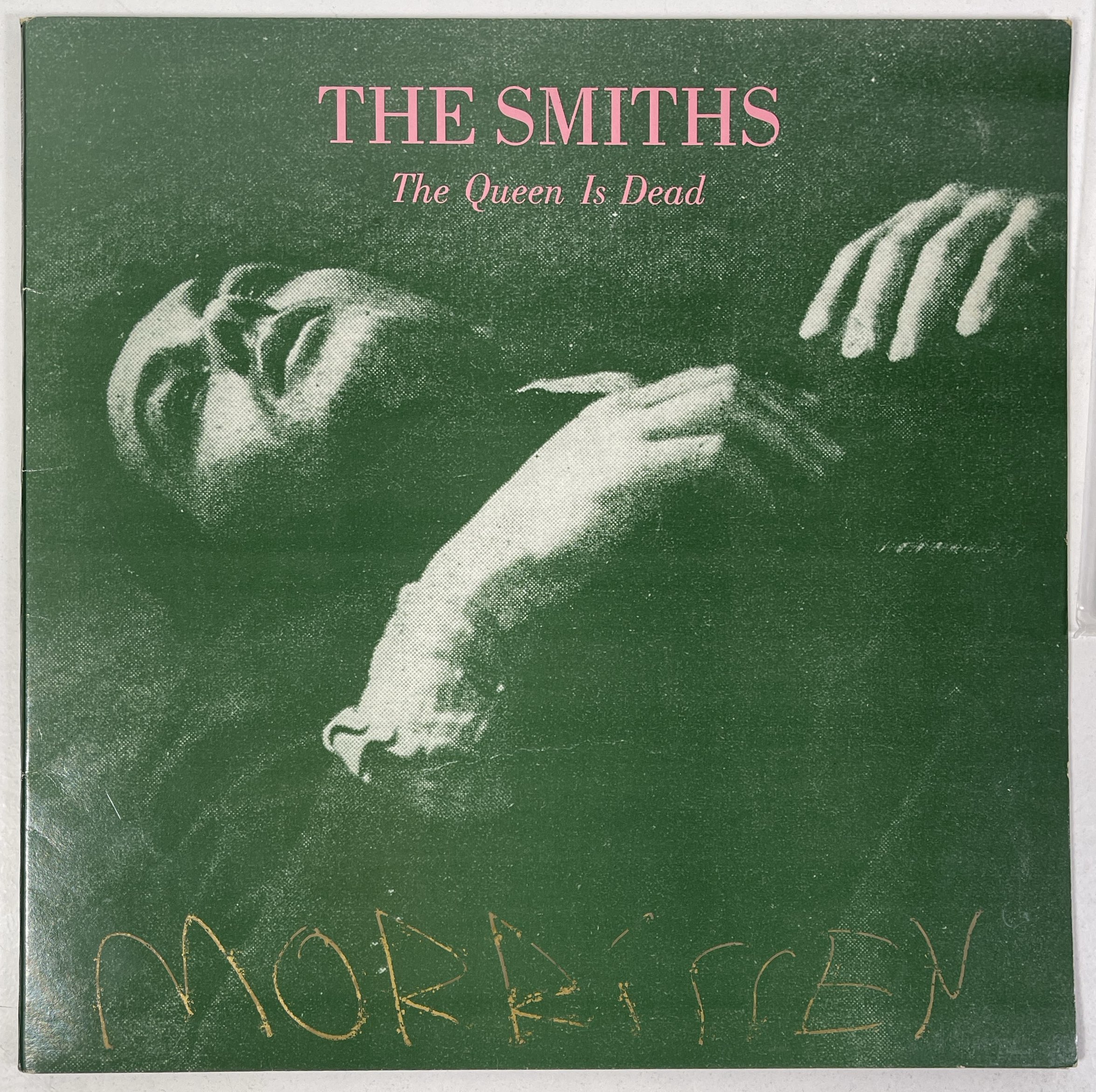Lot 535 - THE SMITHS / MORRISSEY SIGNED 'QUEEN IS DEAD'