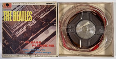 Lot 28 - THE BEATLES - PLEASE PLEASE ME 8 TRACK / MONO LP / SIGNED QUARRY MEN PHOTO.