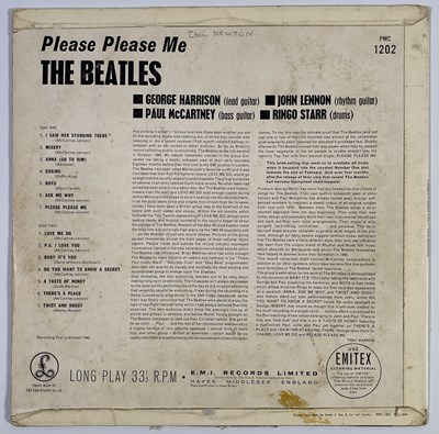 Lot 28 - THE BEATLES - PLEASE PLEASE ME 8 TRACK / MONO LP / SIGNED QUARRY MEN PHOTO.