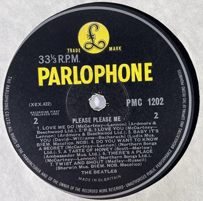 Lot 28 - THE BEATLES - PLEASE PLEASE ME 8 TRACK / MONO LP / SIGNED QUARRY MEN PHOTO.