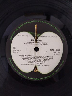 Lot 860 - THE BEATLES - WHITE ALBUM LP (EARLY UK - 0004737 - PMC 7067/ 68)