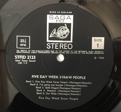 Lot 25 - THE FIVE DAY WEEK STRAW PEOPLE LP (UK ORIGINAL - SAGA - STFID 2123)