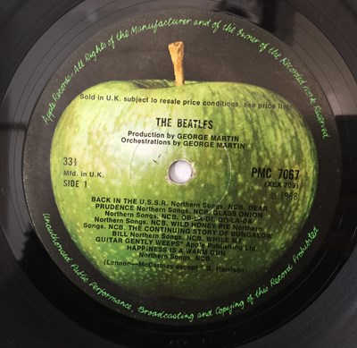 Lot 170 - THE BEATLES - WHITE ALBUM LP (UK COMPLETE ORIGINAL - PMC 7067 - EARLY STAMPERS)