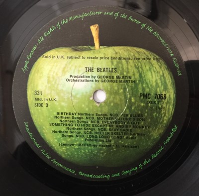 Lot 170 - THE BEATLES - WHITE ALBUM LP (UK COMPLETE ORIGINAL - PMC 7067 - EARLY STAMPERS)