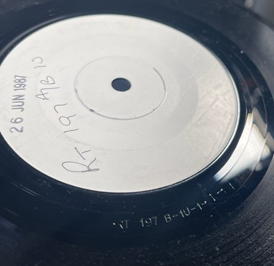 Lot 55 - THE SMITHS - GIRLFRIEND IN A COMA 7" (ORIGINAL UK WHITE LABEL TEST PRESSING - RT 197)