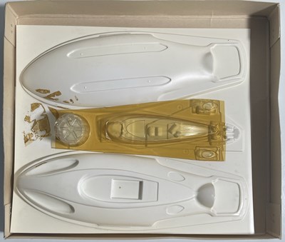 Lot 145 - GERRY ANDERSON'S STINGRAY - ORIGINAL COMET MINIATURES MODEL KIT.