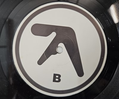 Lot 892 - APHEX TWIN - SELECTED AMBIENT WORKS 85-92 LP (AMB LP 3922 - ORIGINAL RECORD / 2ND SLEEVE)