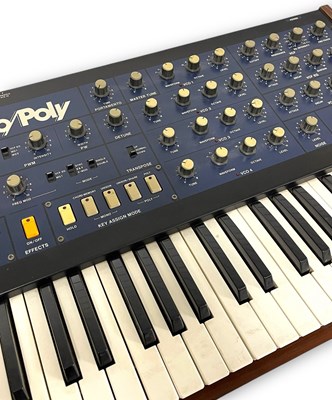 Lot 24 - KORG MONO/POLY MP-4 SYNTHESIZER.