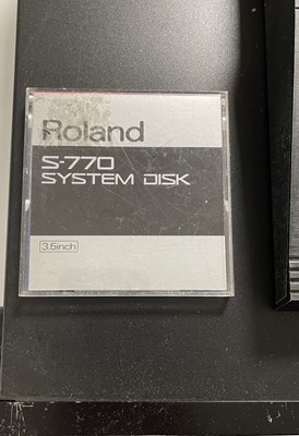 Lot 32 - ROLAND S-770 DIGITAL SAMPLER & RC-100 REMOTE CONTROLS.