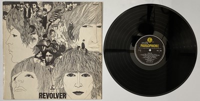 Lot 32 - THE BEATLES - REVOLVER LP (ORIGINAL WITHDRAWN 606-1 MIX COPY - PMC 7009)