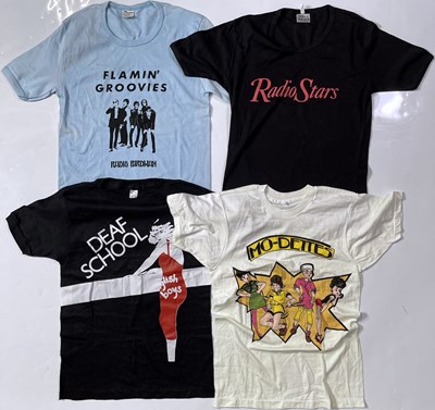 Lot 346 - T-SHIRT COLLECTION INC FLAMIN' GROOVIES.