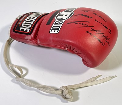 Lot 322 - BOXING - RICKY HATTON SIGNED GLOVE.