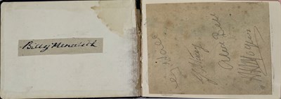 Lot 270 - FOOTBALL - MANCHESTER UNITED - AUTOGRAPH BOOK WITH 20TH CENTURY PLAYERS INC BUSBY BABES.