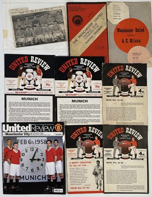 Lot 272 - FOOTBALL - MANCHESTER UNITED - 1958/BUSBY BABES COLLECTION INC PROGRAMMES/AUTOGRAPHS.