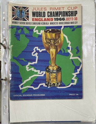 Lot 275 - FOOTBALL - ENGLAND 1966 WORLD CUP WINNER AUTOGRAPH AND MEMORABILIA COLLECTION.