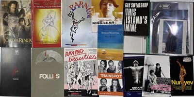 Lot 187 - FILM / TV / STAGE MEMORABILIA INC IAN MCKELLEN SIGNED.