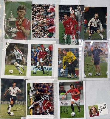 Lot 281 - MANCHESTER UNITED - SIGNED PHOTOS.
