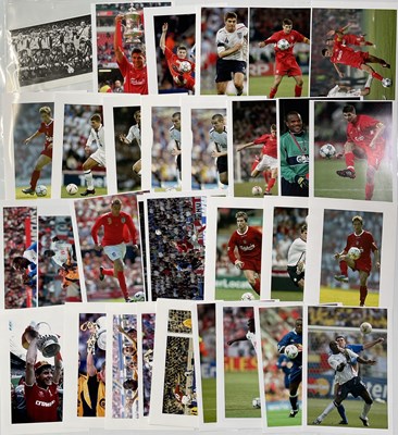 Lot 284 - FOOTBALL - LIVERPOOL FC - SIGNED PHOTO AND PRESS PHOTO COLLECTION.