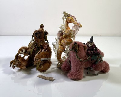Lot 29 - LORIS HANCOCK BEARS PACK