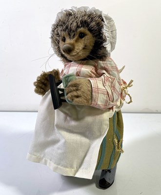 Lot 38 - R. JOHN WRIGHT MRS. TIGGY-WINKLE ARTIST'S PRESS DOLL