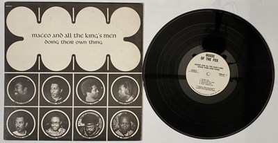 Lot 62 - MACEO & ALL THE KINGS MEN - 'DOING THEIR OWN THING' LP - USA 1970, HOUSE OF THE FOX
