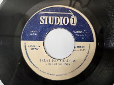 Lot 137 - THE SUPERTONES - TRUST NO SHADOW - THE THREE TOPS - MAN OF CHANCES - REGGAE 7" SINGLE