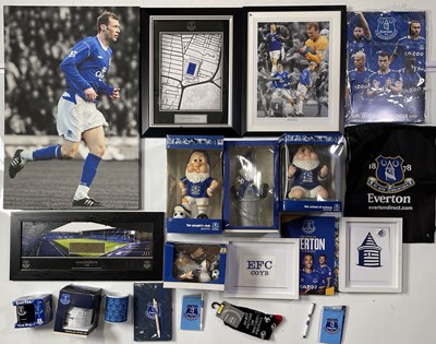 Lot 297 - FOOTBALL - LARGE COLLECTION OF EVERTON MEMORABILIA AND CLOTHING.