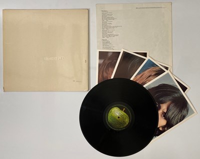 Lot 205 - THE BEATLES - WHITE ALBUM LP (UK MONO ORIGINAL PMC 7068 - LOW NUMBER - NO.0000559)