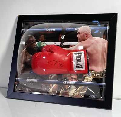 Lot 325 - BOXING - TYSON FURY SIGNED GLOVE PRESENTATION.