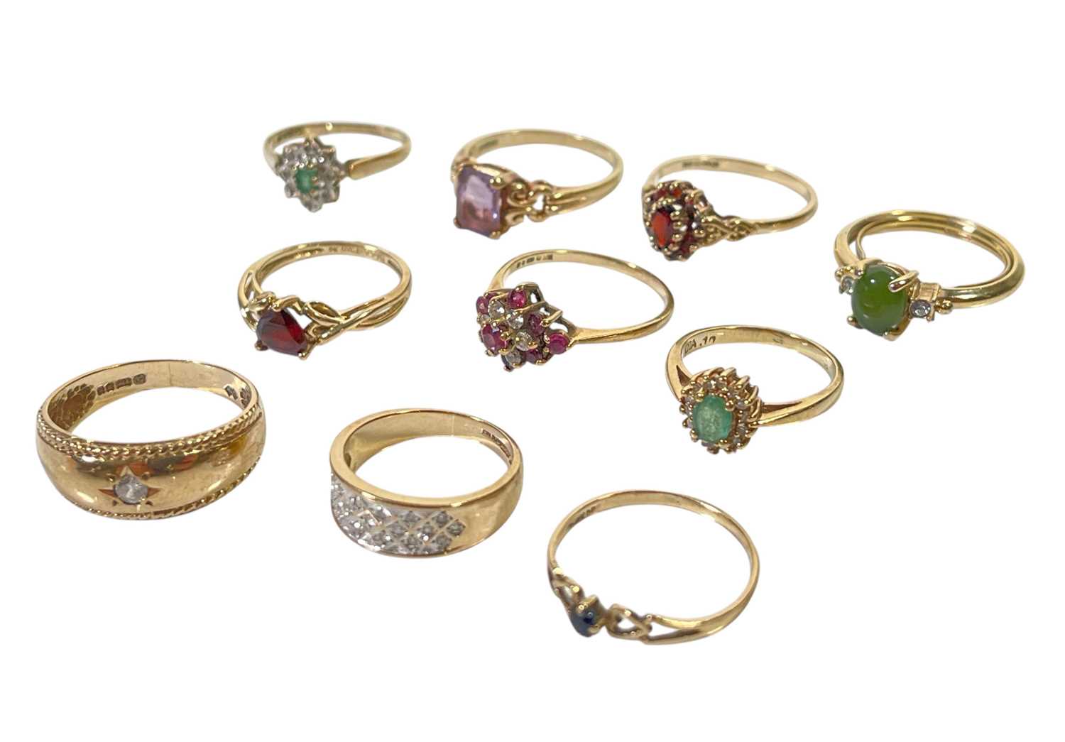 Lot 11 - GOLD JEWELLERY - GOLD RINGS.