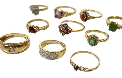 Lot 11 - GOLD JEWELLERY - GOLD RINGS.