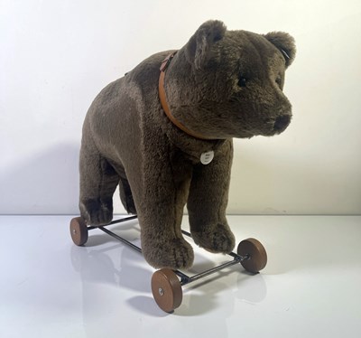 Lot 79 - STEIFF BEAR ON WHEELS 1921 REPLICA - 400384