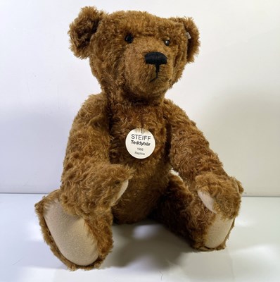Lot 81 - STEIFF RED BROWN 1906 REPLICA BEAR - 404405