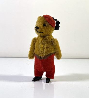 Lot 88 - VINTAGE 1920S SCHUCO WIND-UP BEAR
