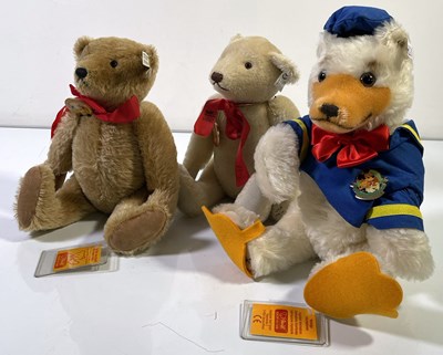 Lot 102 - PACK OF THREE STEIFF BEARS