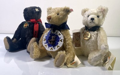 Lot 104 - PACK OF THREE STEIFF BEARS