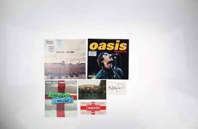 Lot 377 - OASIS - MEMORABILIA INC SIGNED PHOTO.