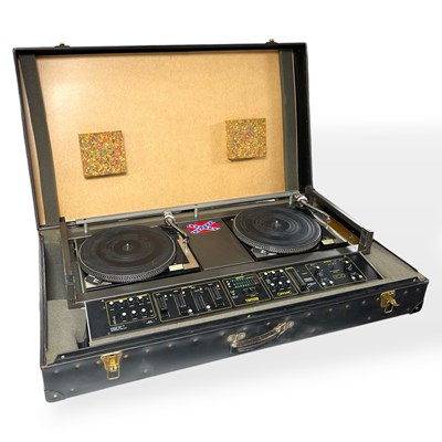 Lot 13 - CITRONIC TAMAR TWIN TURNTABLE (DISCO DECK).