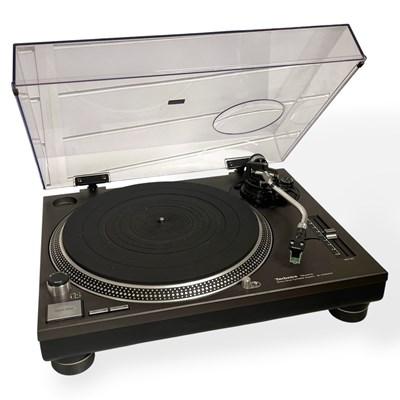 Lot 25 - TECHNICS SL-1210MKII DIRECT DRIVE TURNTABLE.